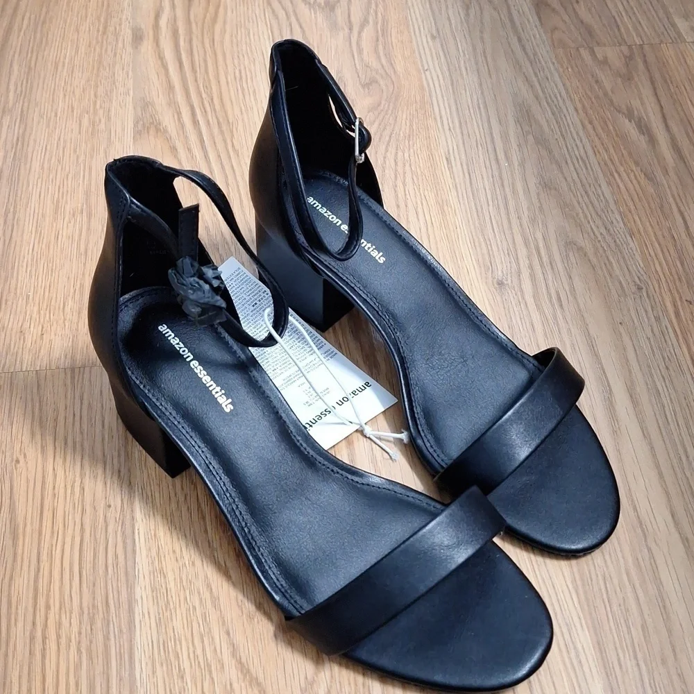 Amazon Essentials Ankle Strap Sandal Low Heeled Shoes Black